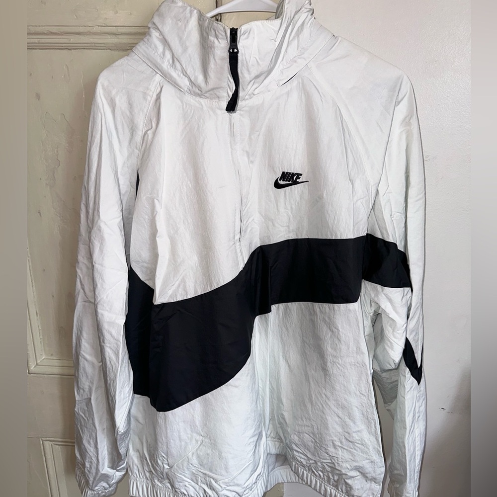 Nike limited white wind breaker size large